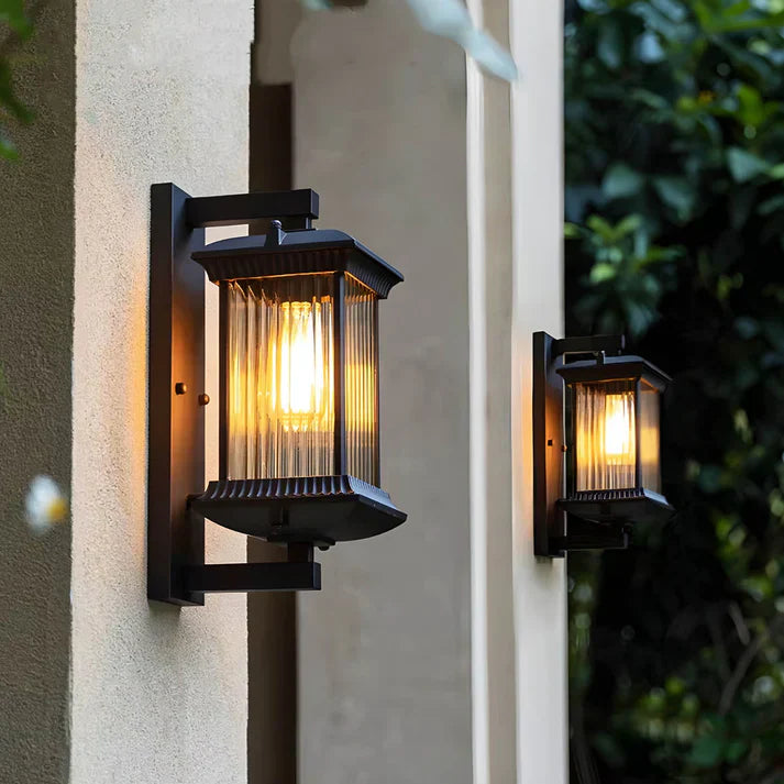 Pavo's Outdoor Wall Light